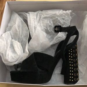 STEVE MADDEN black studded heals